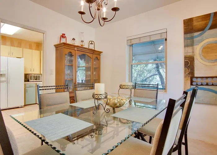 5 Mi To Dtwn: Tuscon Escape W/ Yard & Patio! Holiday home Tucson