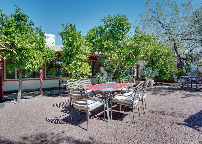 5 Mi To Dtwn: Tuscon Escape W/ Yard & Patio! Holiday home