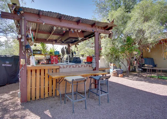 5 Mi To Dtwn: Tuscon Escape W/ Yard & Patio! Holiday home *