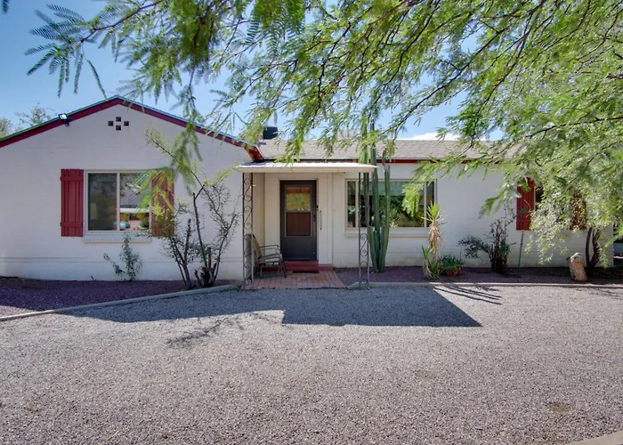 5 Mi To Dtwn: Tuscon Escape W/ Yard & Patio!